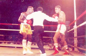 FLASHBACK! Raul Frank, right, takes on Michael Benjamin in their first fight on June 28, 1992.