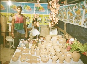 Gupte Jotis showcases his products at Wakenaam’s first exposition and trade fair. (GINA photo)