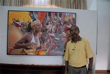 Artist Carl Anderson yesterday with his work, “Queen of the Band”