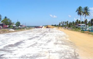 Prime-coat has been placed on the approach road to the Berbice River bridge at D’ Edward Village; asphalt will be laid shortly. 