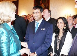 Anand and his wife/manager Aruna, greet the Lady Mayor of Bonn, Barbel Dieckmann, at the reception hosted by the German Chess Federation before the start of the World Championship Chess Match. Anand and Vladimir Kramnik are currently playing for the title.