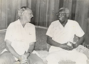 Stabroek News Editor in Chief and Chairman of the Board of Directors David de Caires (left) with the late Hugh Desmond Hoyte, a former president of Guyana. The occasion was a courtesy call de Caires had paid on Hoyte at Congress Place in July 1993. (Stabroek News file photo)