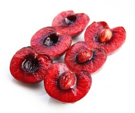 Cut juicy Bing cherries (Photo by Cynthia Nelson) 