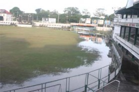Outfield flooded! A portion of the of the GCC ground in front of the Rohan Kanhai stand is completely covered in water after early and mid morning showers. This caused the last day of the Cellink first division final to be washed out. (Orlando Charles photo)        