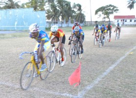 Walter Grant Stewart leads the way in the final race of the day which was open to all cyclists. (Aubrey Crawford photo)