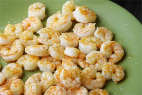 Pan-fried shrimp for vegetable mix (Photo by Cynthia Nelson)