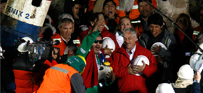 Minero chileno rescatado se recupera y se enfrenta al estatus de celebridad