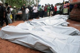 The corpses of seven men killed after a gold mine collapsed in Suriname on November 21, 2010. In a statement this Sunday, Surgold said that the accident took place in an illegal mining area located within Surgold?s Merian Right of Exploration. (AFP photo)