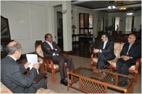 President Bharrat Jagdeo (second from left) having discussions with the Iranian delegation led by Deputy Foreign Minister Behrooz Kamalvandi. (GINA photo)
