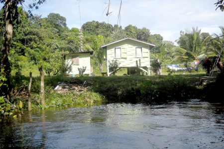 A house along the Bethany Creek 