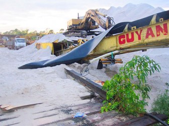 The damaged conveyor belt.