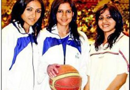 From Left : Divya Singh, Akansha Singh (Bachi), Boskey and Pratima Singh. (Internet photo)