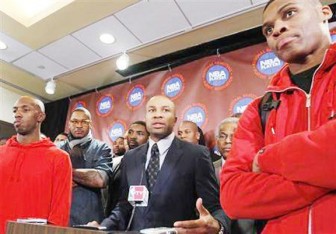 President of the NBA players association Derek Fisher of the Los Angeles Lakers speaks as the New York Knicks Chauncey Billups (L-R), Carmelo Anthony and the Oklahoma City Thunder Russel Westbrook (R) look on during a news conference announcing the players’ rejection of the league’s latest offer on Monday and the process to begin disbanding the union, in New York November 14, 2011. Credit: Reuters/Shannon Stapleton