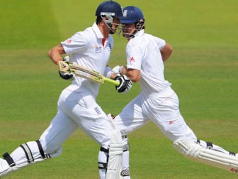 Kevin Pietersen and Alastair Cook: Hundred partnership