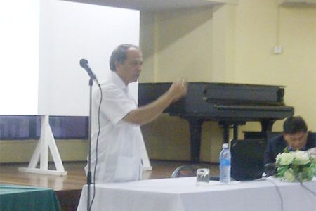 Professor Jaipaul Singh makes a point during his presentation.
