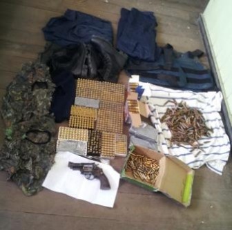 Clothing and other items recovered by the police (Police photo)
