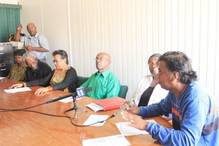 Members of the African Associations yesterday at a conference held at the City Hall Address the issues raised by the Minister of Culture to erect the 1823 monument on Carifesta Avenue .  