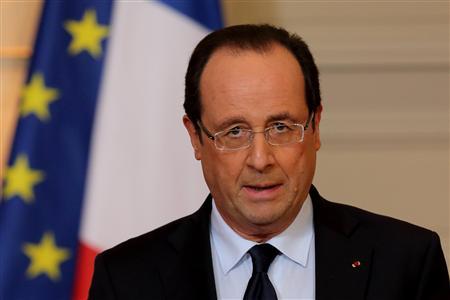 France's President Francois Hollande delivers a statment on the situation in Mali at the Elysee Palace in Paris, January 11, 2013. REUTERS/Philippe Wojazer