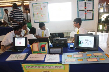 Students of Queens College and their project ‘Methane Omnia- Powering a paperless future’