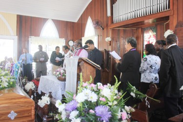 20130409funeral1