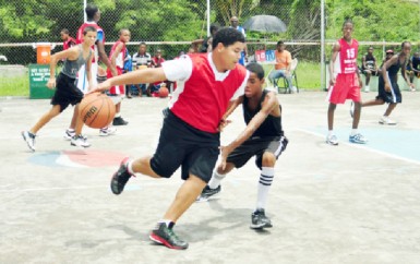 Action in the Pepsi Sonics Hoop Fest 2013 programme