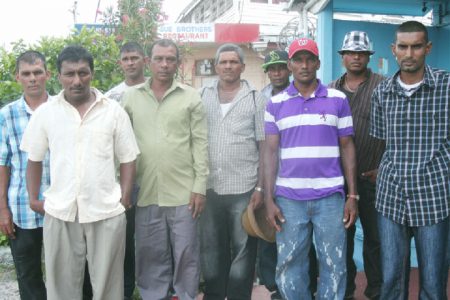Some of the fishermen who are affected by the smuggling of shrimp from Suriname

