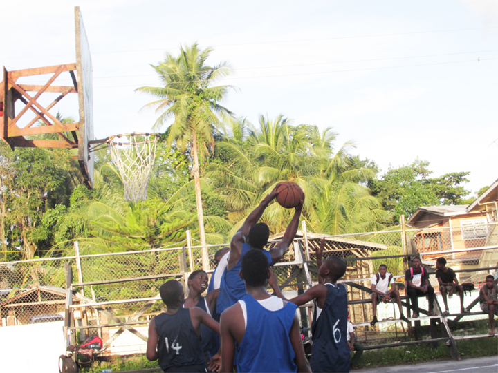  Action in the ninth edition of the Linden U-19 Secondary School Basketball Championships on Monday. 