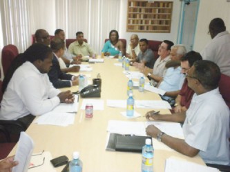 The newly elected executive of the Guyana Gold and Diamond Miners Association, led by its President Patrick Harding and including President of the Guyana Women Miners Organisation (GWMO) Simona Broomes, met Minister of Natural Resources Robert Persaud, senior officials of the ministry, the Guyana Geology and Mines Commission (GGMC) and the Guyana Gold Board (GGB) on Thursday. (Government Information Agency photo)