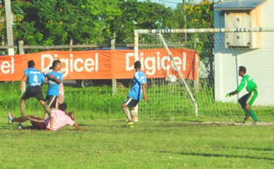 Waramadong Secondary scoring their opening goal of the match