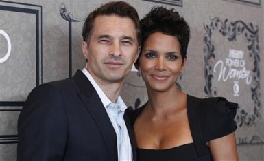 Olivier Martinez  and Halle Berry 