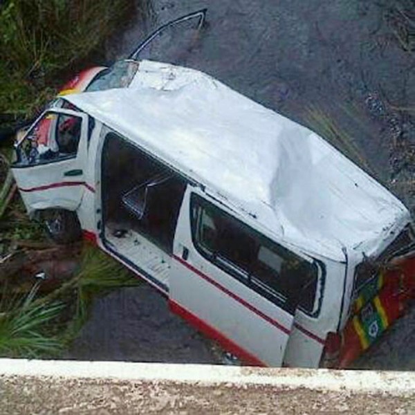 The bus in the Kairuni Creek 