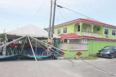 Hundreds of persons turned out at the Namdar family home yesterday to give support to the family of the slain businessman  