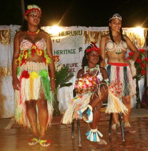 Lensey Adolph, the newly crowned Miss Hururu Heritage 2013, flanked by first runner-up, Malika Russell (right) and Gracelyn Campbell (left)
