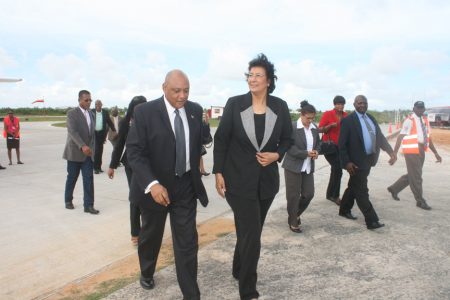 Speaker of the Surinamese Parliament, Dr. Jennifer Geerlings-Simons arrived this afternoon at the Ogle International Airport. Geerlings-Simon (right in foreground) is seen here with Speaker of the National Assembly Raphael Trotman.
Geerlings-Simons together with a delegation of eleven will be here from the 24th to 26th October, 2013.