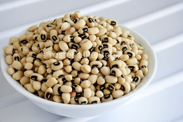 Dried Black-eye Peas (Photo by Cynthia Nelson)