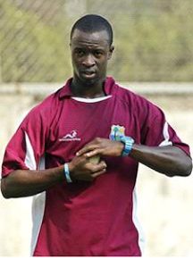 Kemar Roach during one of West Indies training sessions in England. (CWI photo)
