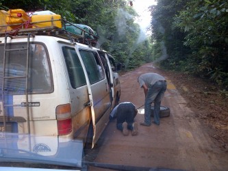 Flat tyre on the way back to Georgetown