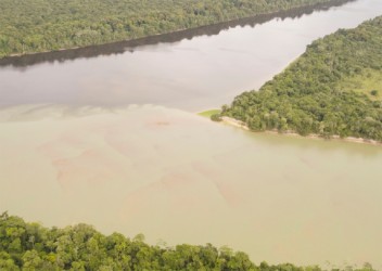 The Rupununi meets the Essequibo (Photo by Graham Watkins) 