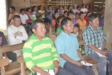 A section of the gathering at the meeting in Kurukubaru, Region Eight. (GINA photo) 