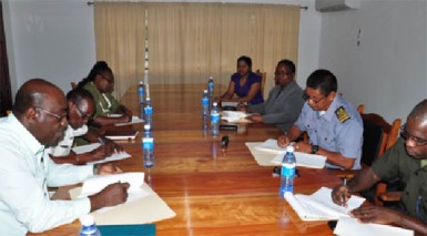 The agreement being signed (GDF photo)