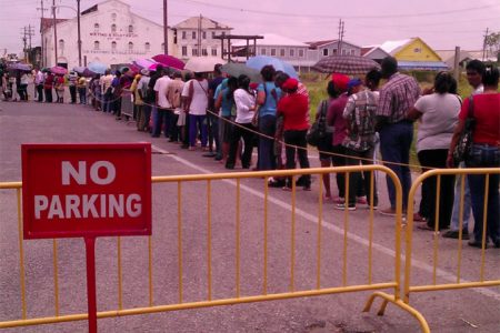 A long line at the US visa fair 