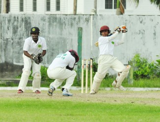 Rudolph Singh cuts hard through the off-side. (Orlando Charles photo) 