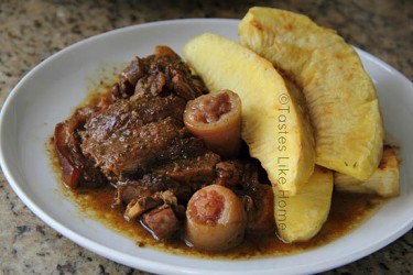 A Stretch-out Breadfruit Meal (Photo by Cynthia Nelson)  