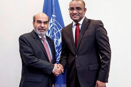 FAO Director General Jose Graziano Da Silva (left) meeting
Dr. Bharrat Jagdeo (Photo via GINA)
