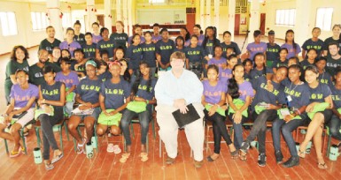 Chargé d’ Affaires of the US Embassy Bryan Hunt (sitting at centre) with the GLOW participants. (US Embassy photo) 