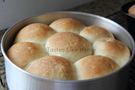 Hard Dough Bread Rolls (Photo by Cynthia Nelson)