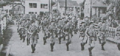  British troops patrolling 