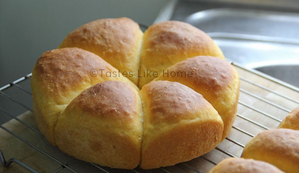 Sweet Potato Bread Rolls (Photo by Cynthia Nelson)
