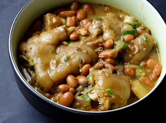 Pig Trotters Stew with Pinto Beans (Photo by Cynthia Nelson)