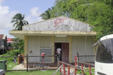The Beterverwagting Post Office, which was yesterday robbed. (Rae Wiltshire photo) 